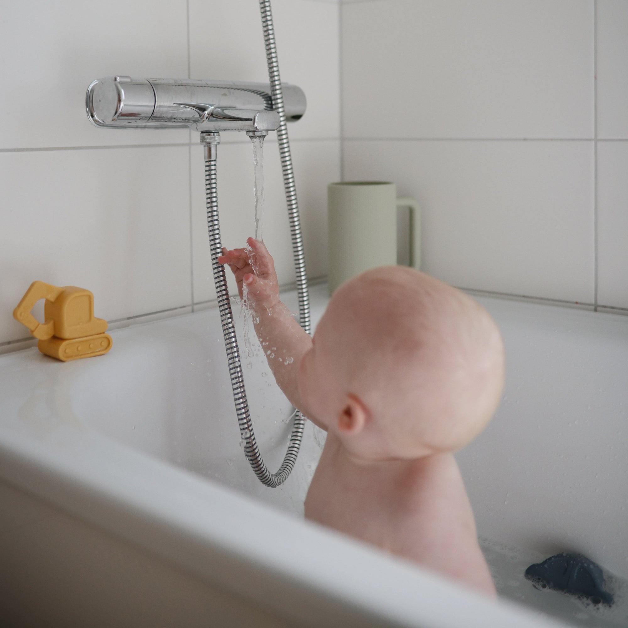 Fluted Modern Baby Bath Time Rinse Cup