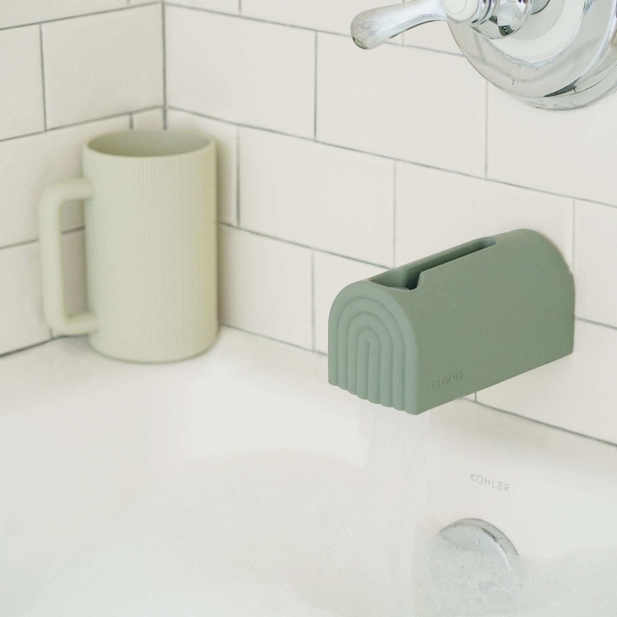 Fluted Modern Baby Bath Time Rinse Cup