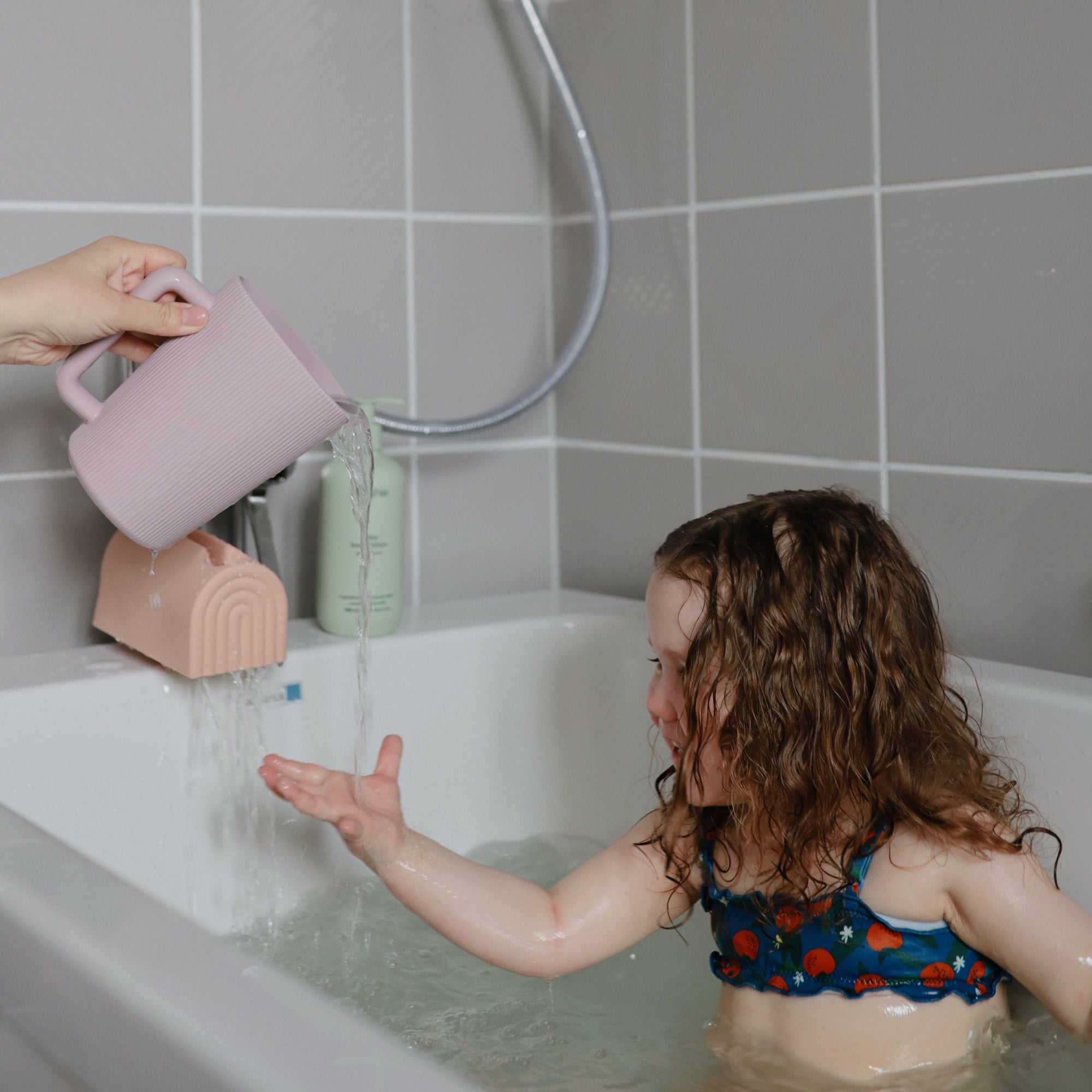 Fluted Modern Baby Bath Time Rinse Cup