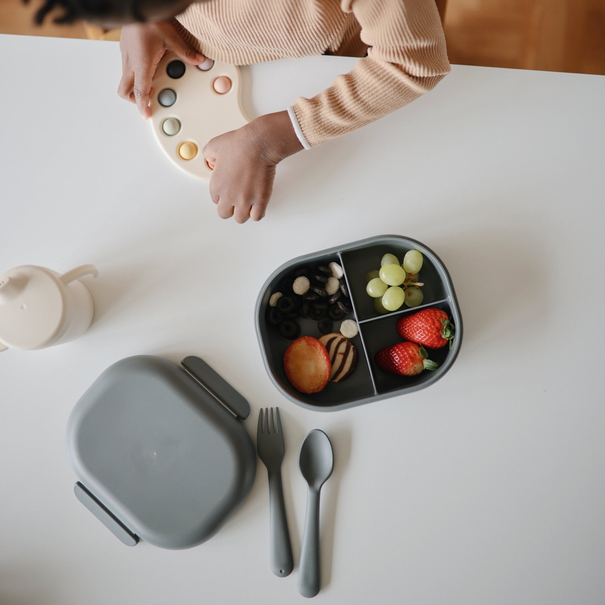 Kid's Lunchbox | Travel divided food container