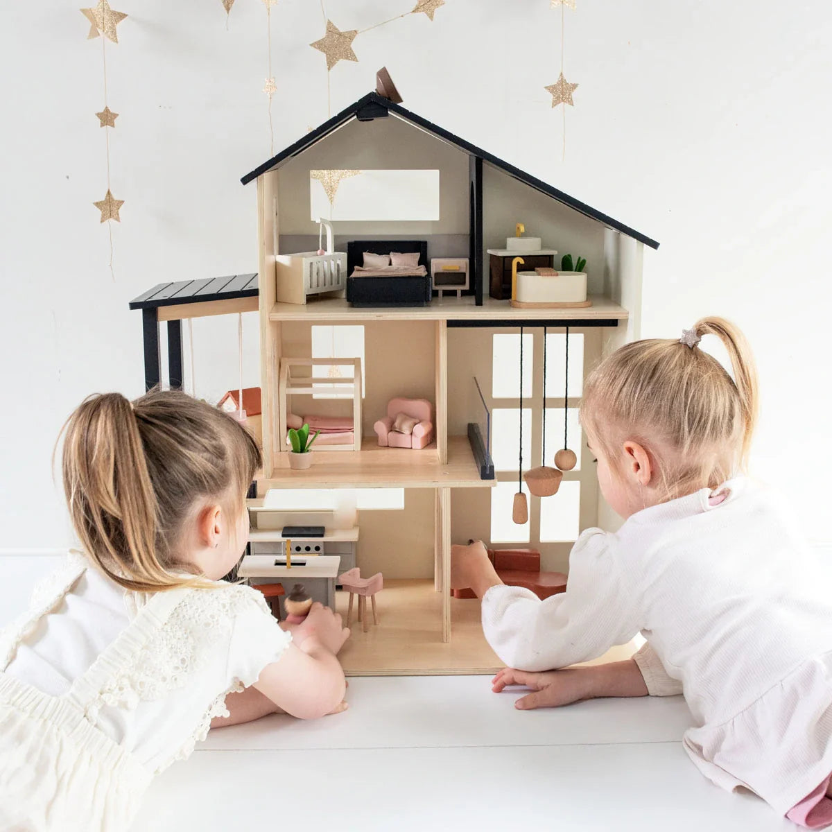 Sweetwood Chic Modern Family Dollhouse