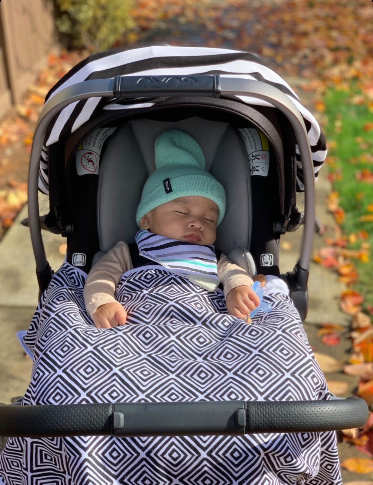 Enfamil Rewards - GoBlanket -  Stroller Clip on blanket -diamonds